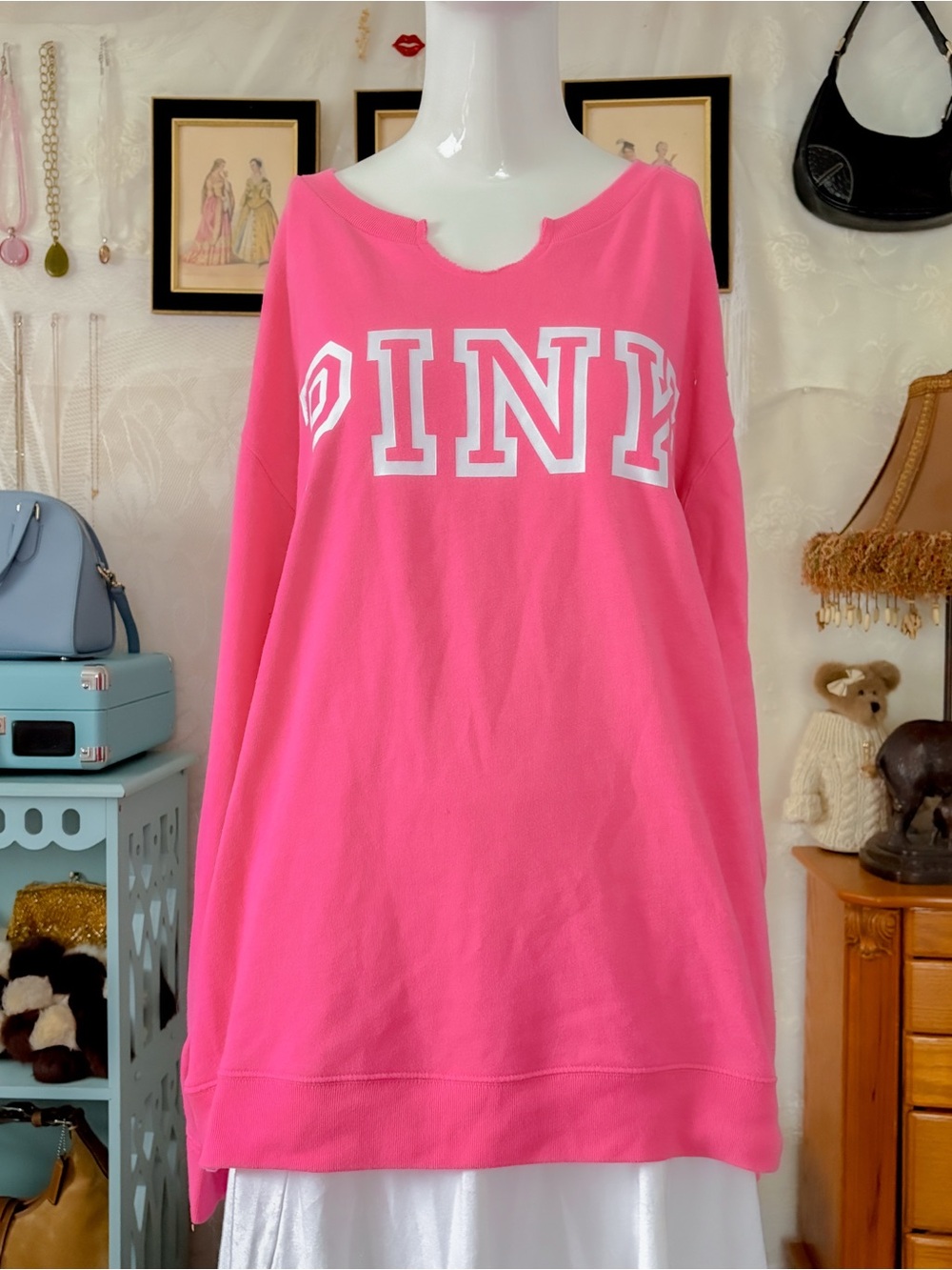 Casual cozy girly oversized baggy white graphic pink sweatshirt